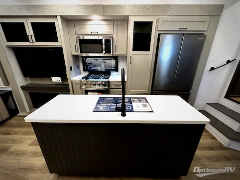 2025 Palomino Columbus 380RL RV Photo 2