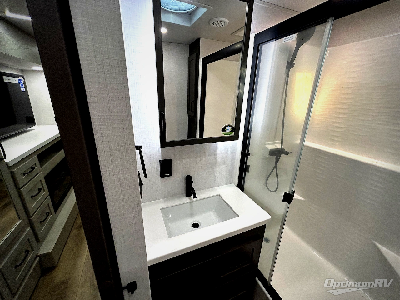 2025 Palomino Columbus 380RL Photo 14