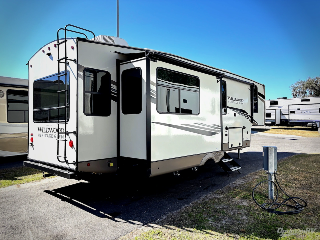 2022 Forest River Wildwood Heritage Glen 286RL Photo 2