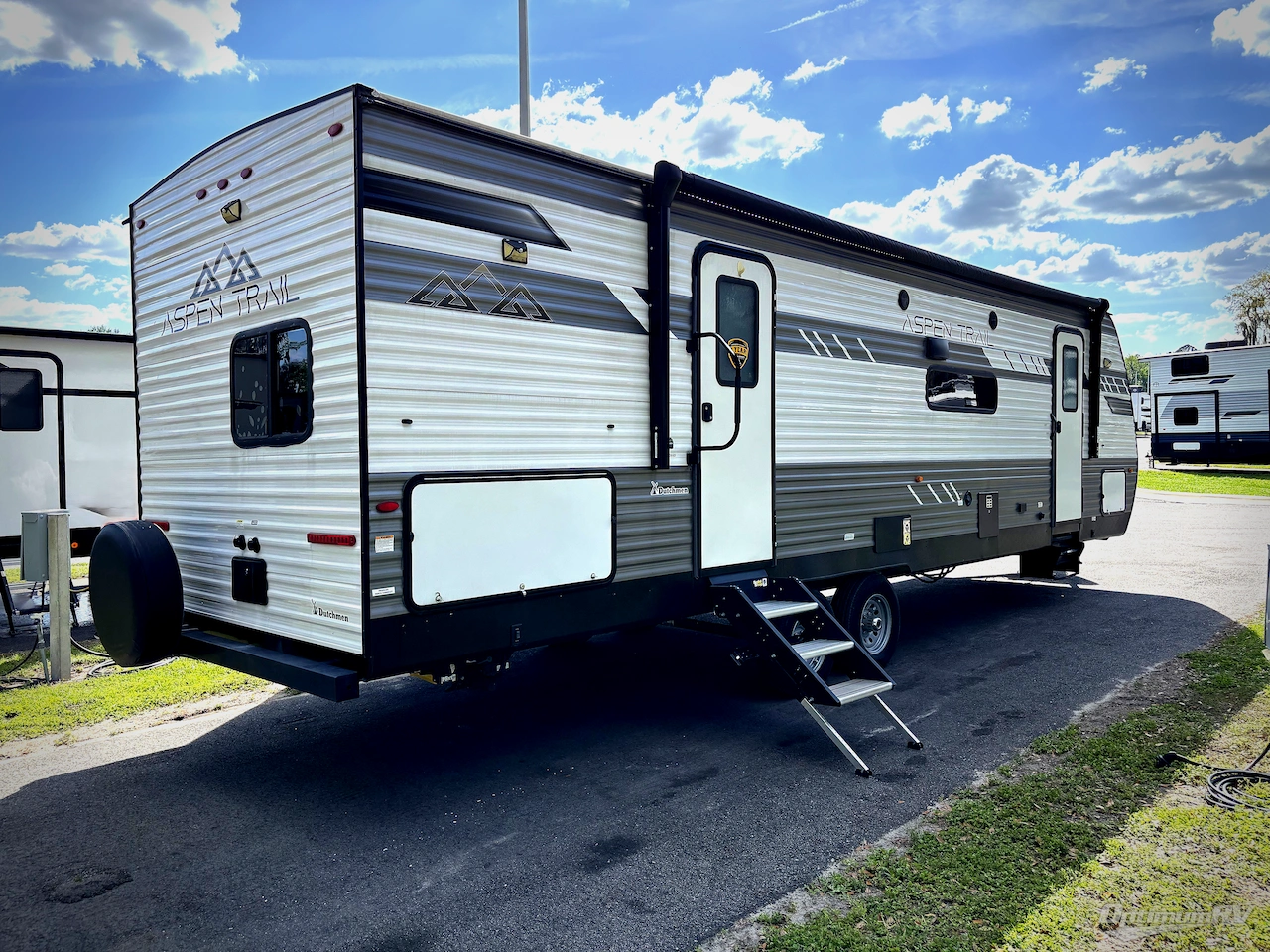 2021 Dutchmen Aspen Trail 3020BHS Photo 2