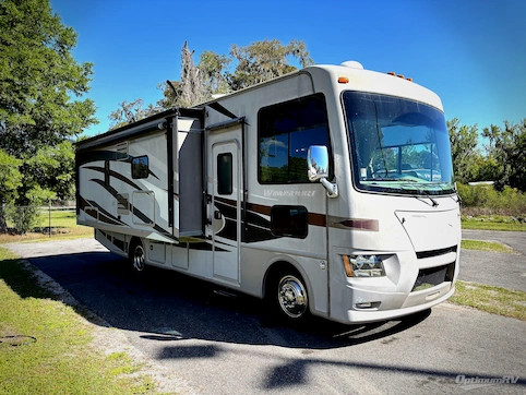 Used 2014 Thor Motor Coach Windsport 27K Featured Photo
