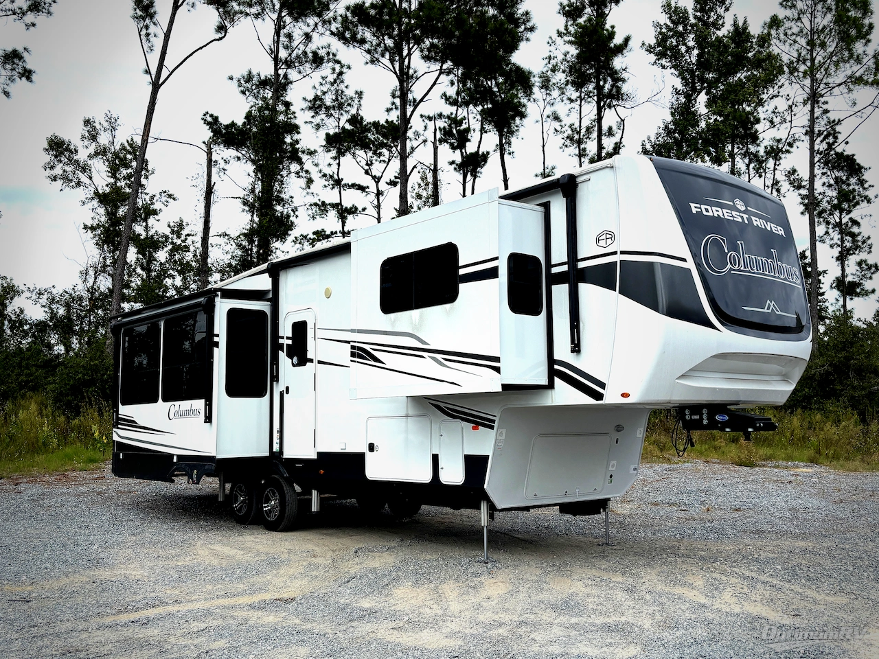 2025 Palomino Columbus 380RL Photo 1