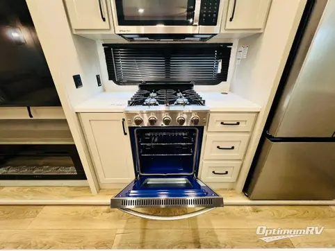 2025 Palomino Columbus 383RLH RV Photo 2