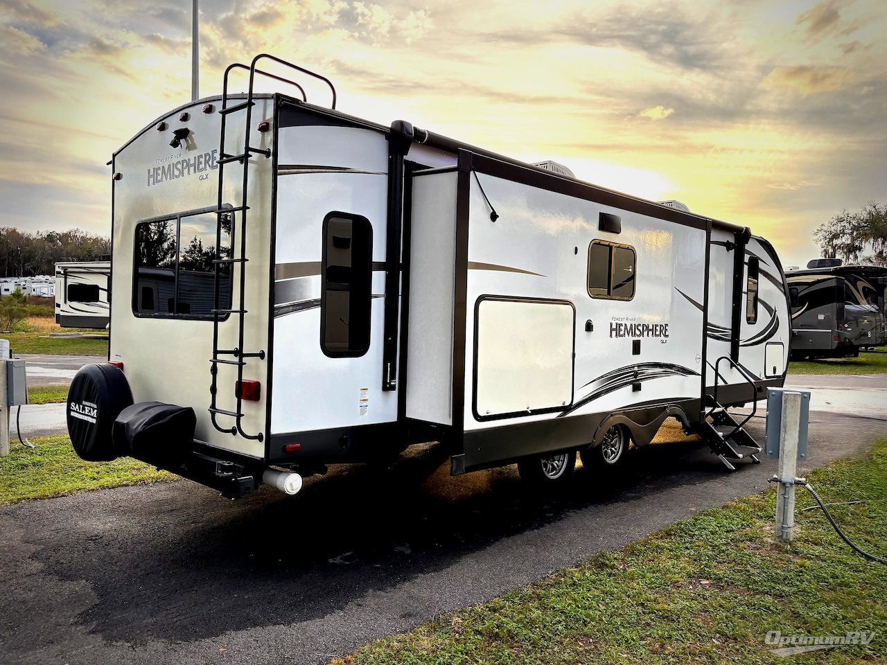 2018 Forest River Salem Hemisphere Lite 272RL Photo 2