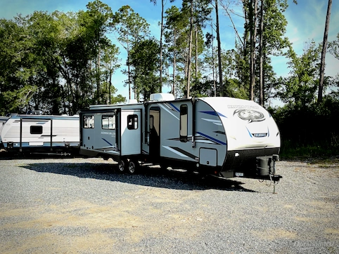 Used 2021 Forest River Cherokee Alpha Wolf 26RL-L Featured Photo