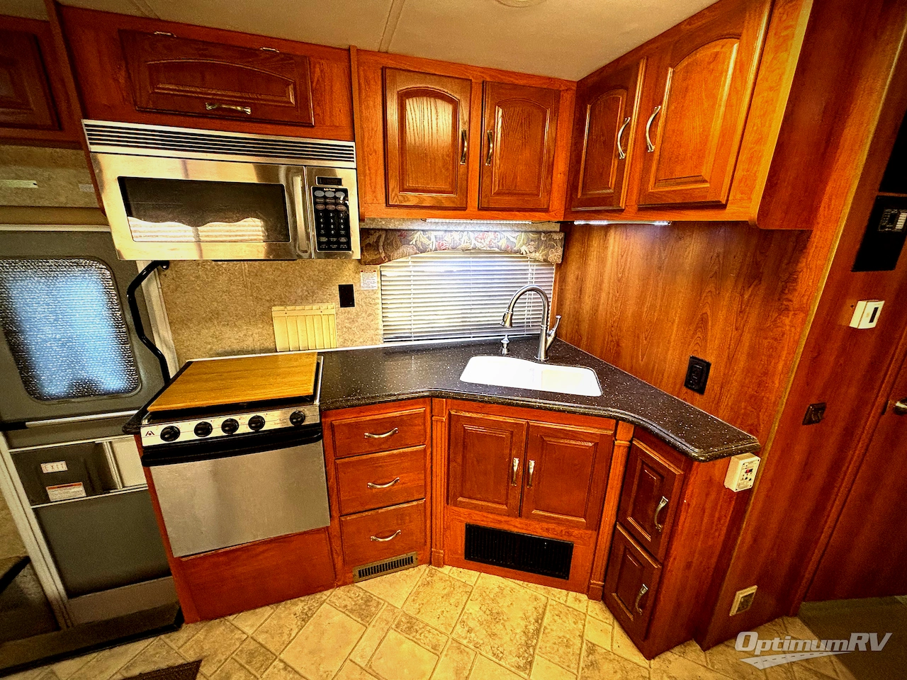 2007 Coachmen Aurora 3580TS Photo 6