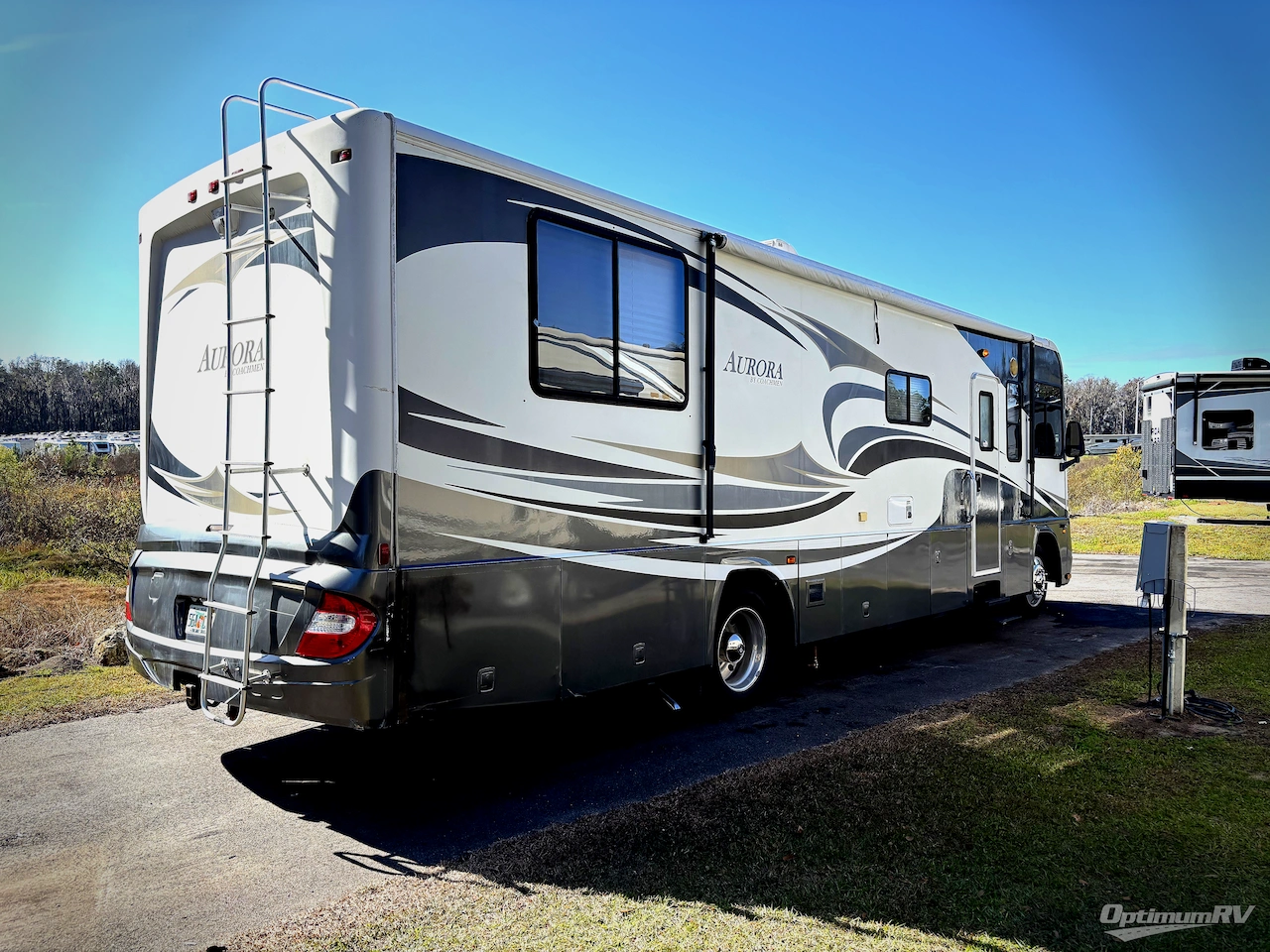 2007 Coachmen Aurora 3580TS Photo 2