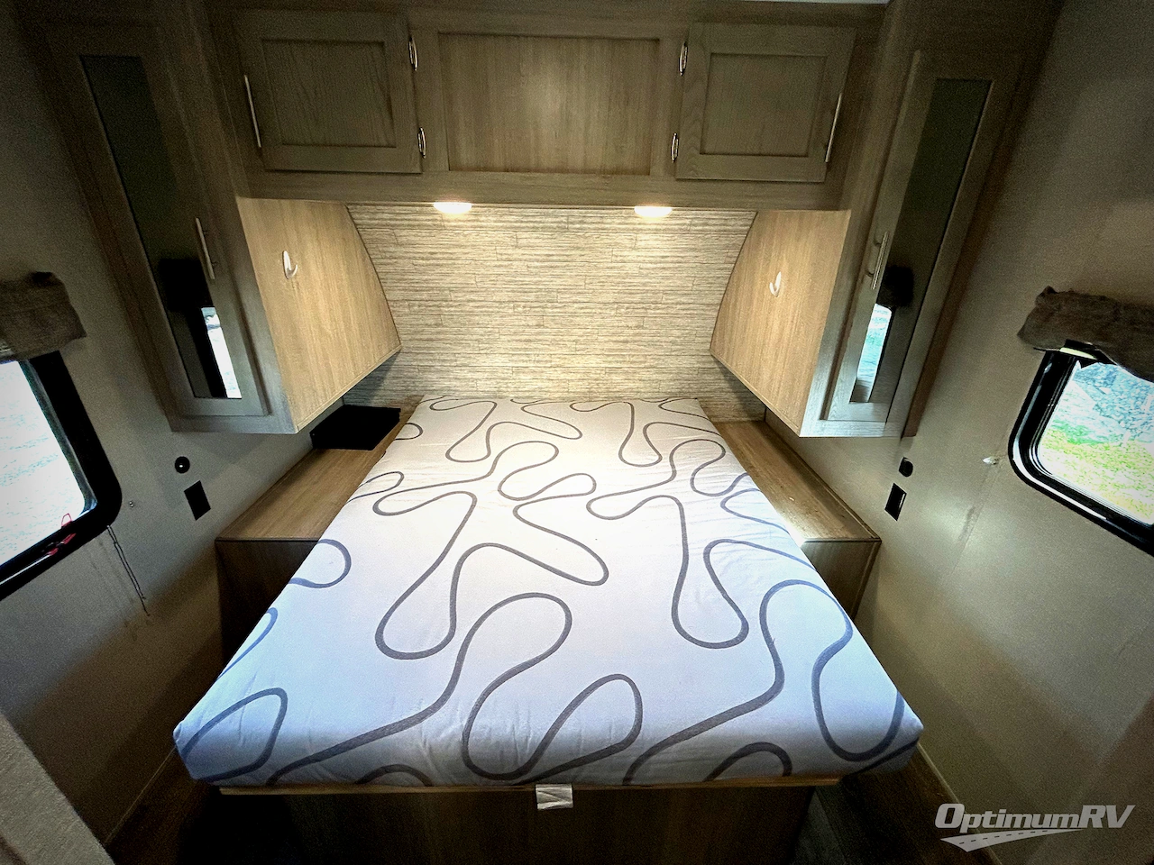 2023 Coachmen Catalina Summit Series 8 231MKS Photo 7