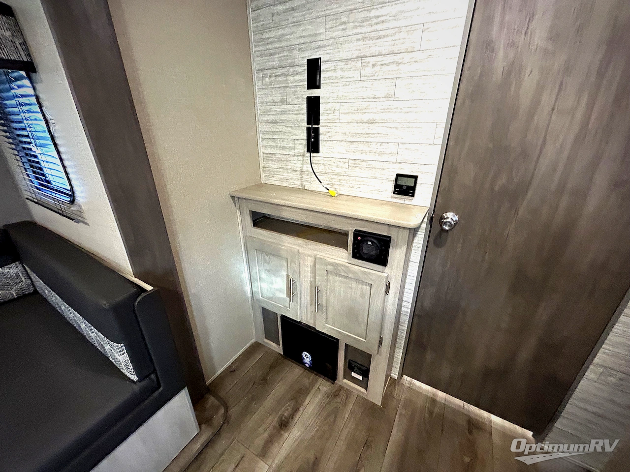 2023 Coachmen Catalina Summit Series 8 231MKS Photo 11