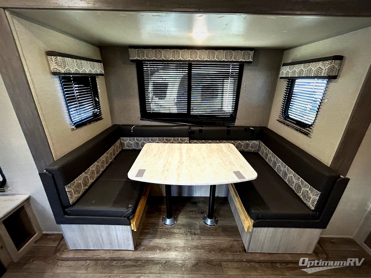 2023 Coachmen Catalina Summit Series 8 231MKS Photo 13