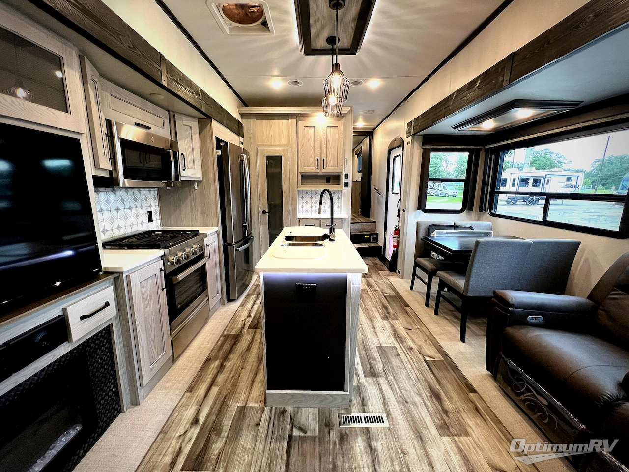 2023 Keystone Montana High Country 351BH Photo 5