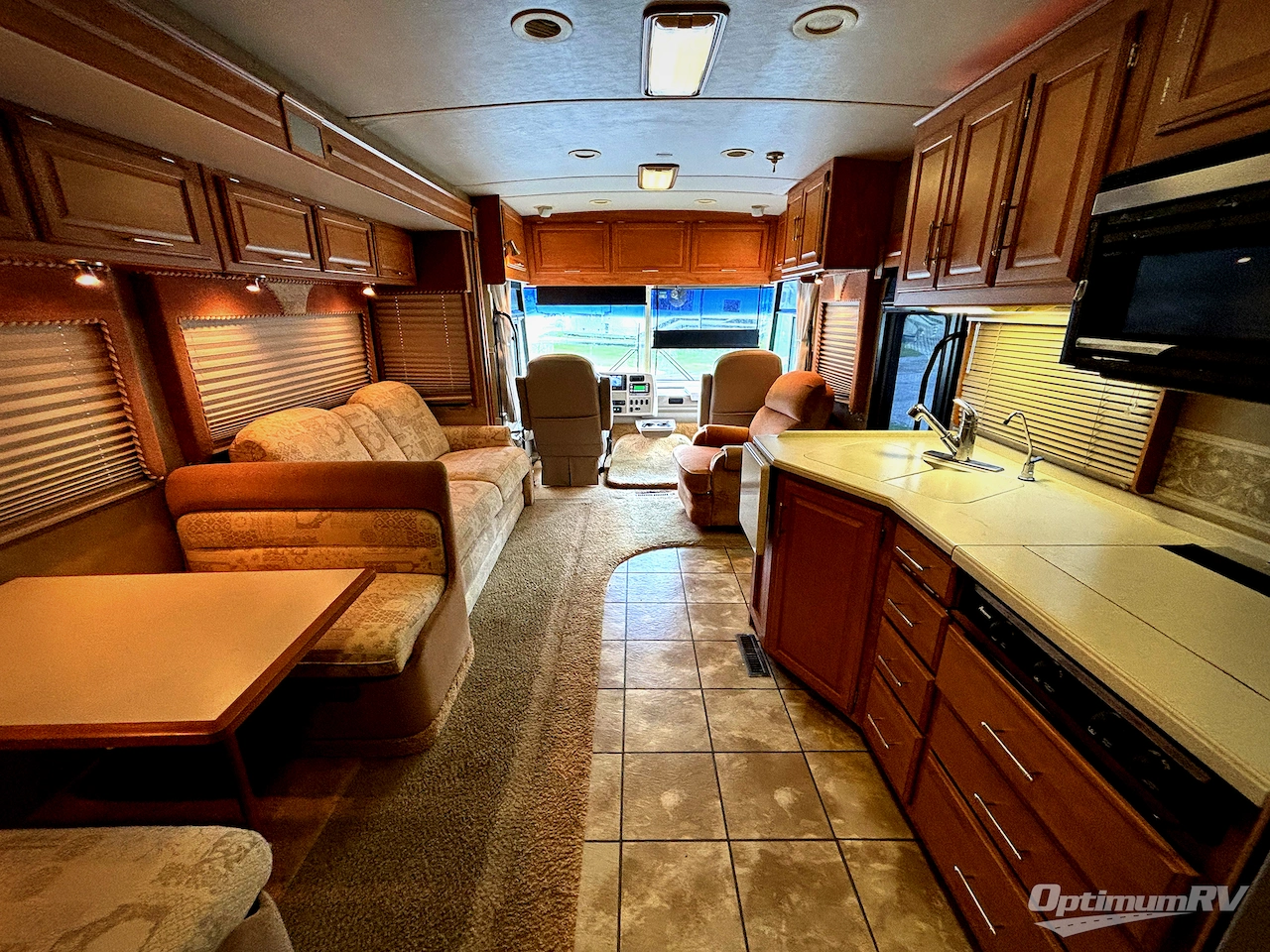 2006 Winnebago Adventurer 37B Photo 5