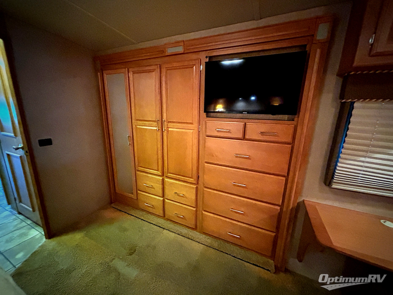 2006 Winnebago Adventurer 37B Photo 20