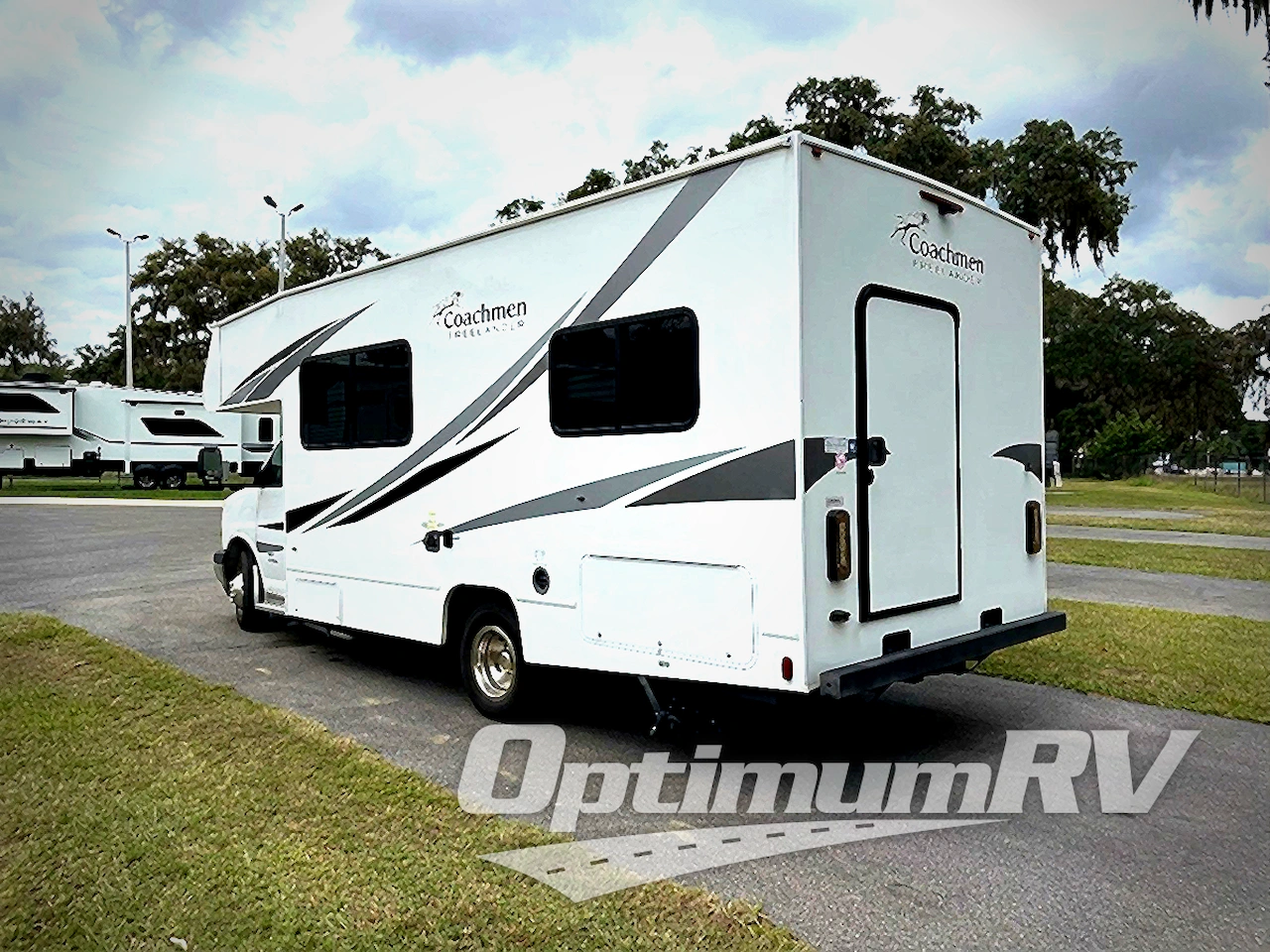 2021 Coachmen Freelander 22XG Chevy 4500 Photo 3