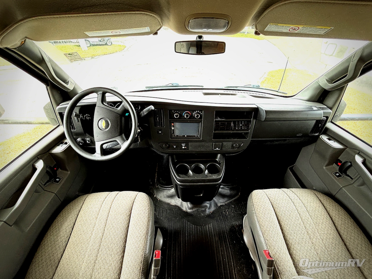2021 Coachmen Freelander 22XG Chevy 4500 Photo 8