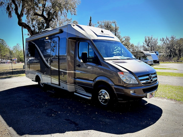 2013 Leisure Travel Unity U24TB RV Photo 1