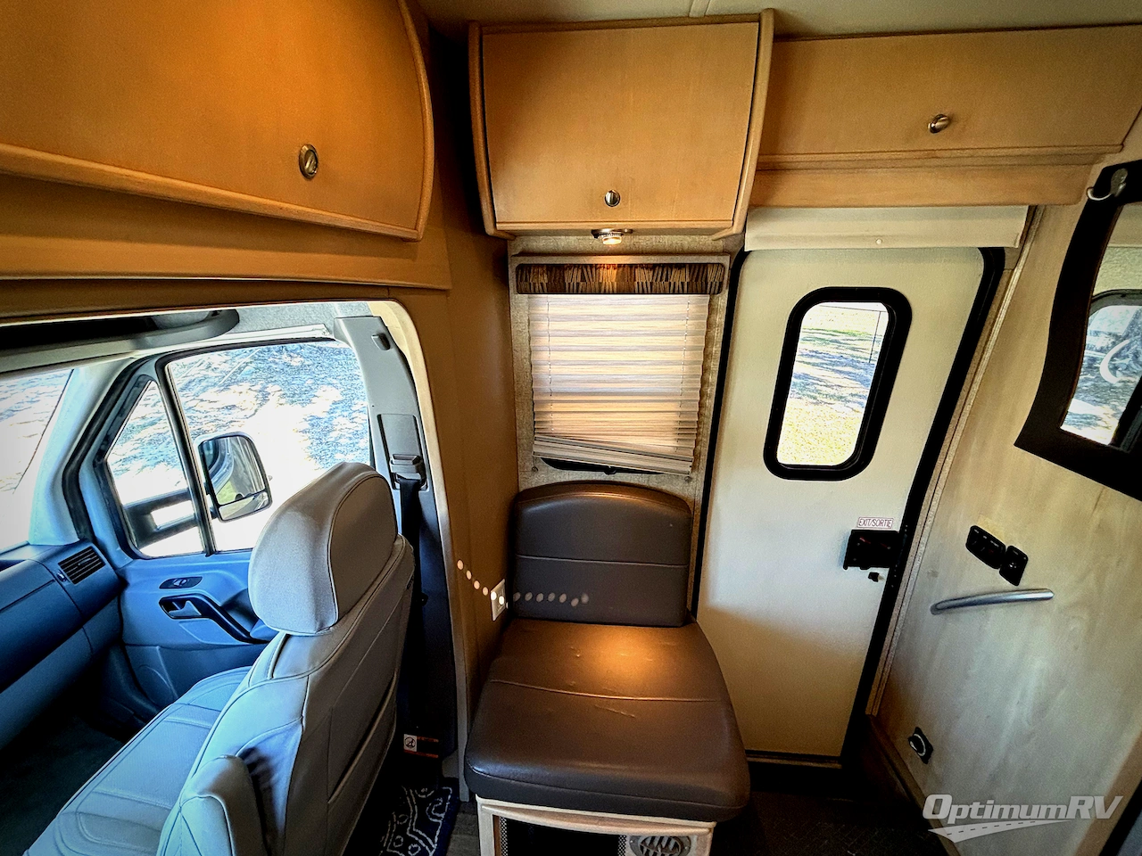 2013 Leisure Travel Unity U24TB Photo 11