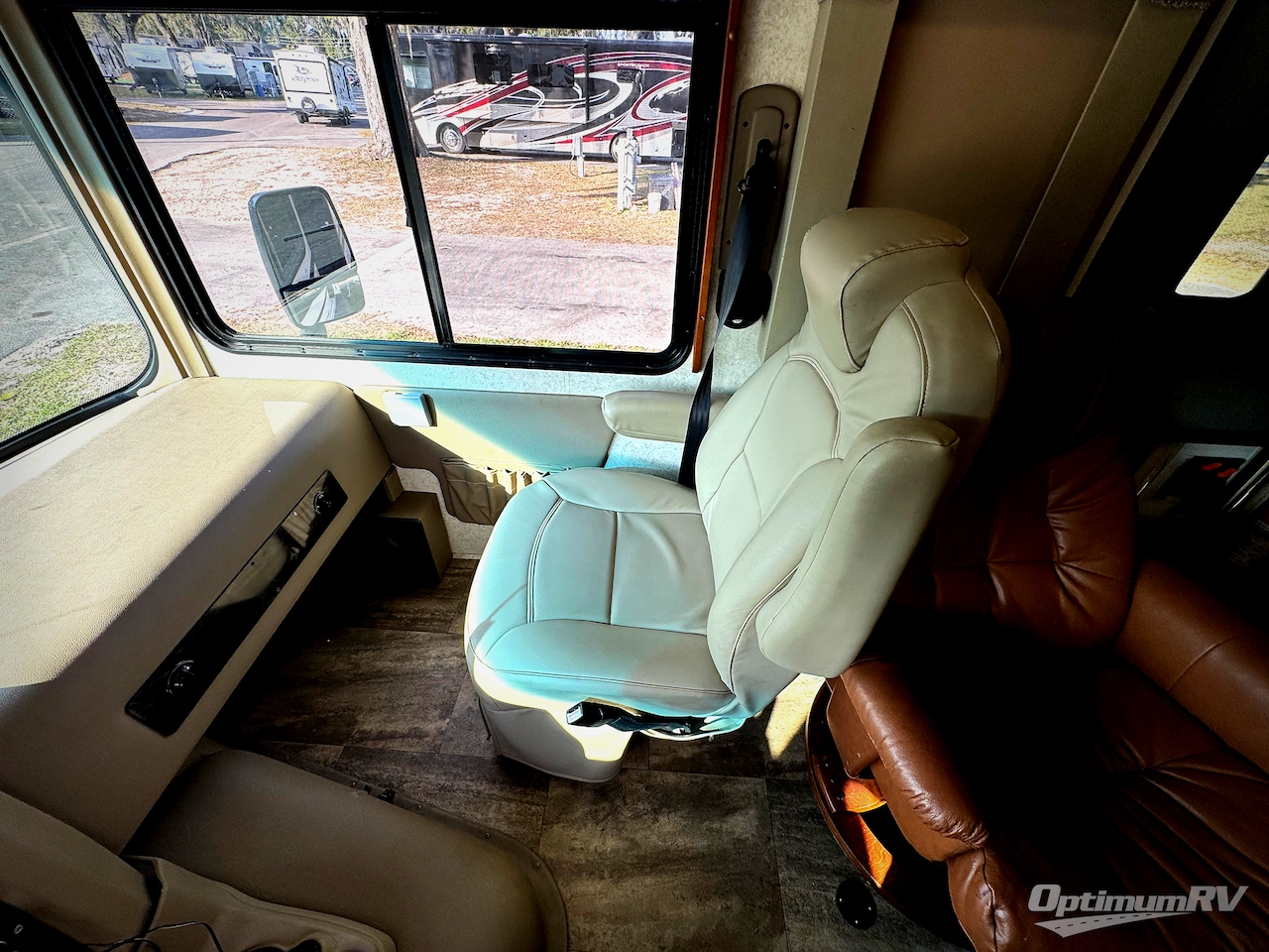 2017 Forest River Georgetown 328TS Photo 9