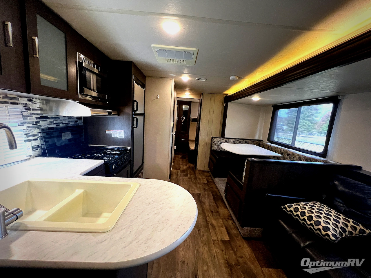 2019 Forest River Wildwood X-Lite 282QBXL Photo 5