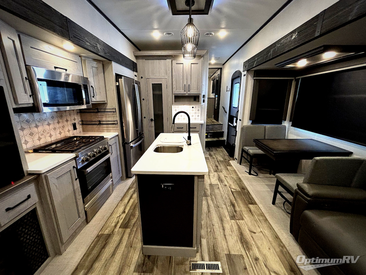 2023 Keystone Montana High Country 351BH Photo 5