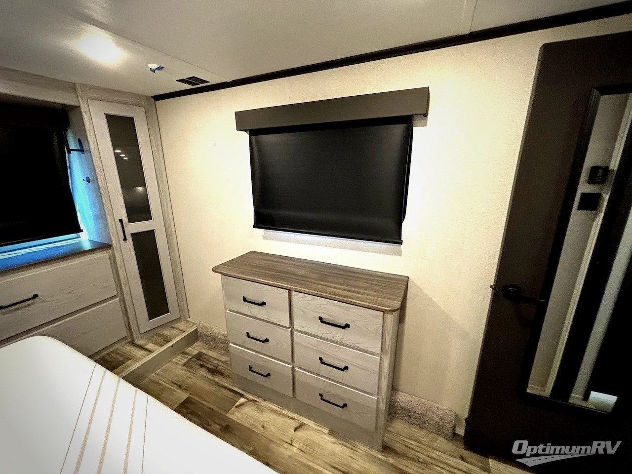 2023 Keystone Montana High Country 351BH Photo 11