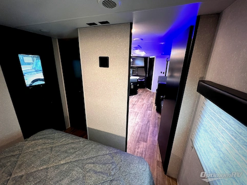 2022 Forest River Cherokee Grey Wolf 27DBH RV Photo 4