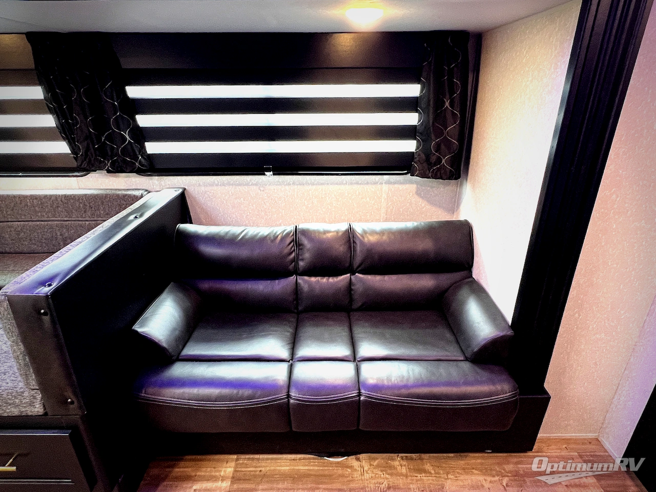 2022 Forest River Cherokee Grey Wolf 27DBH Photo 18