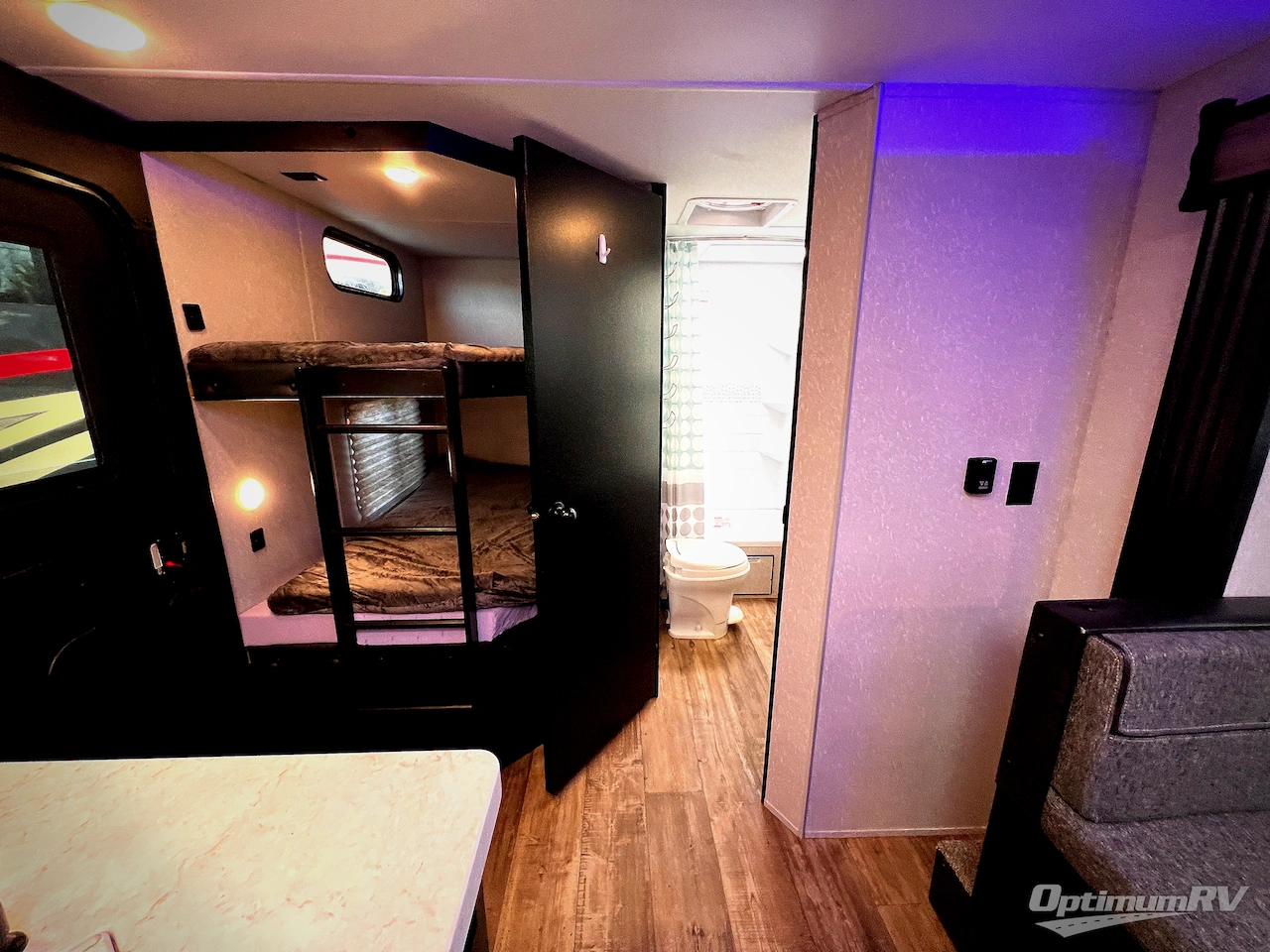 2022 Forest River Cherokee Grey Wolf 27DBH Photo 9