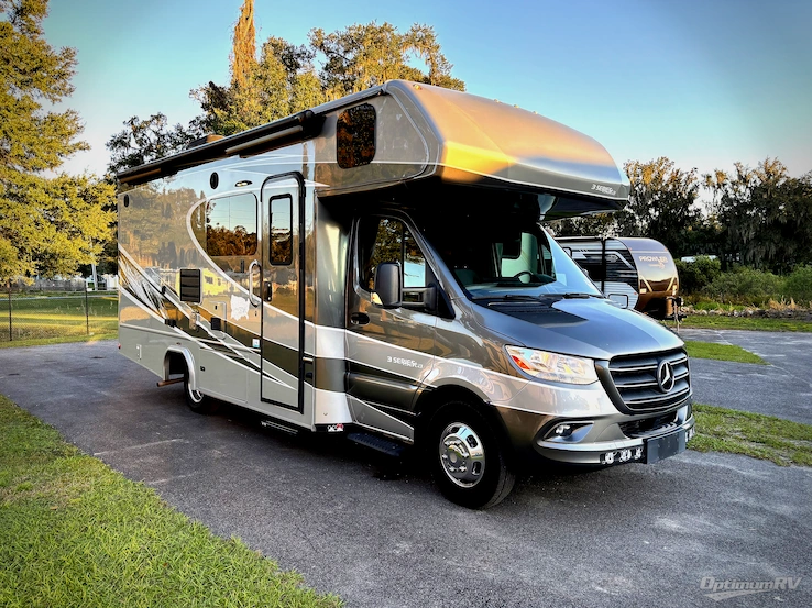 2022 Dynamax isata 3 24FW RV Photo 1