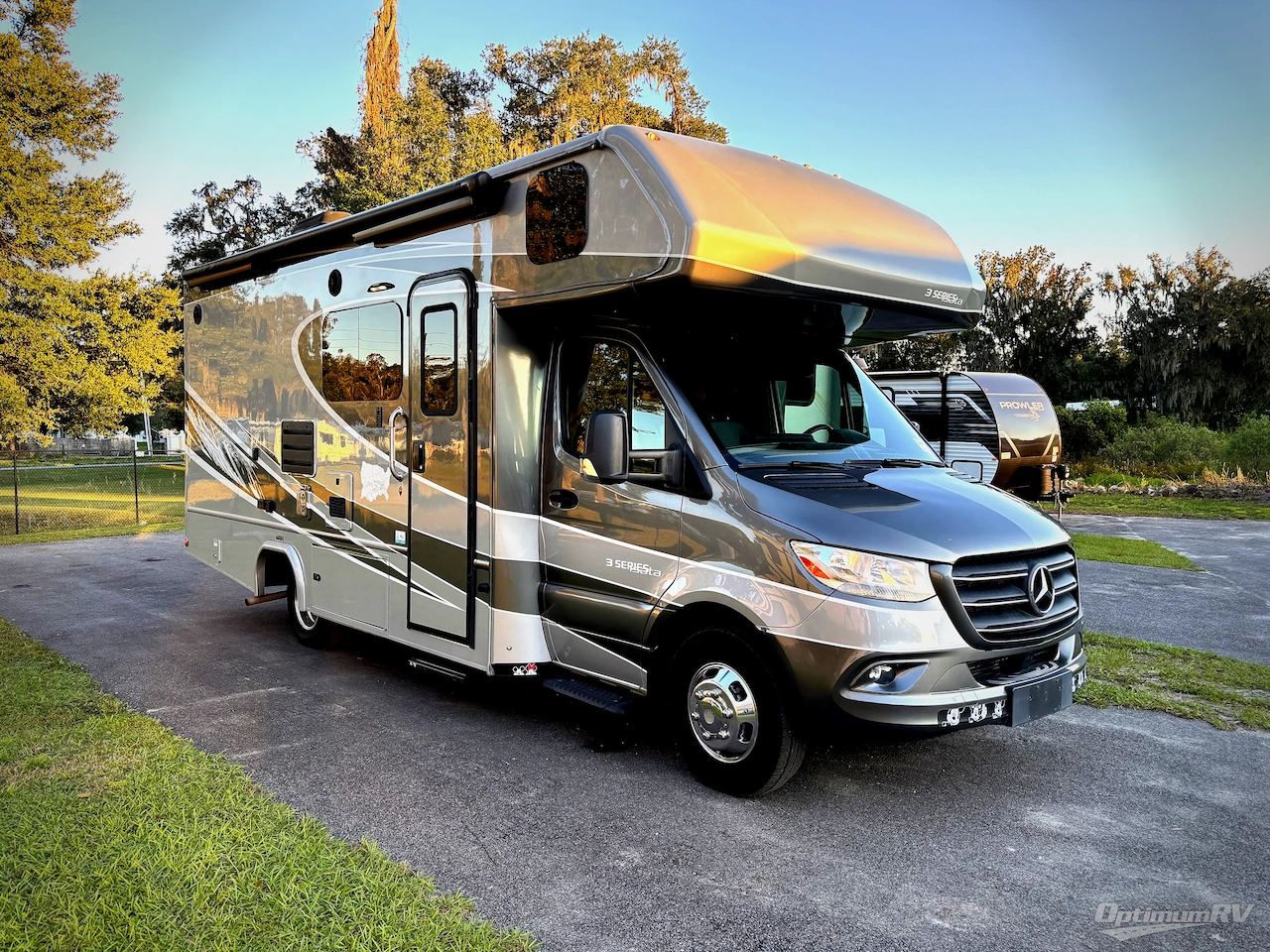 2022 Dynamax isata 3 24FW Photo 1