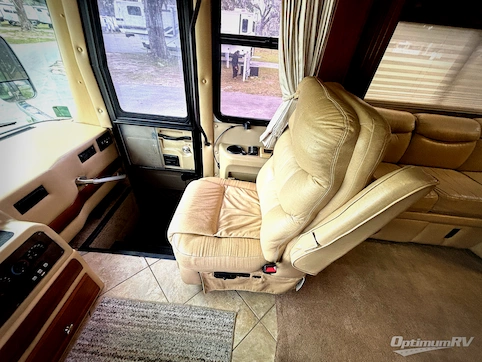 2005 Monaco Windsor 40PDQ RV Photo 3