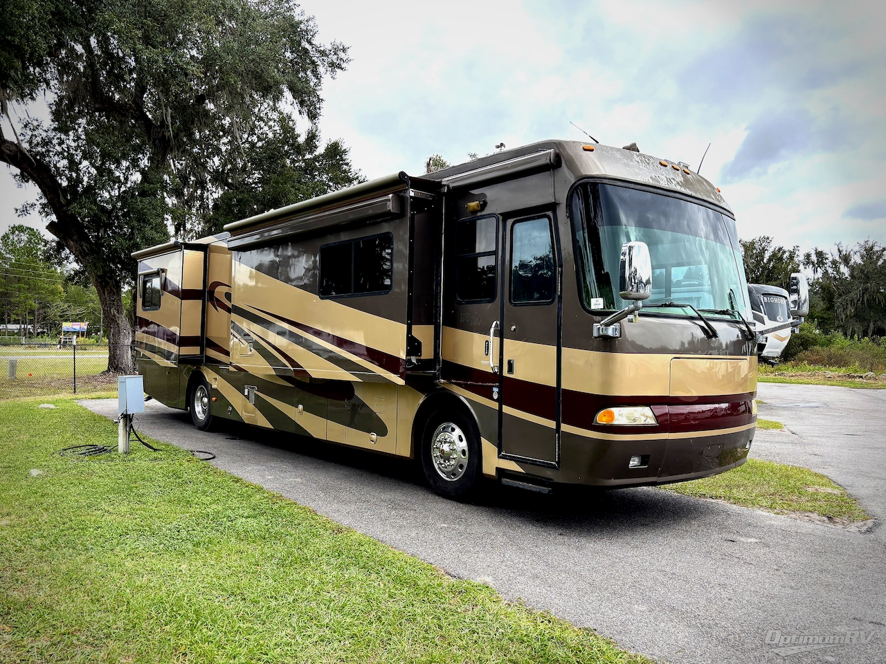 2005 Monaco Windsor 40PDQ Photo 1