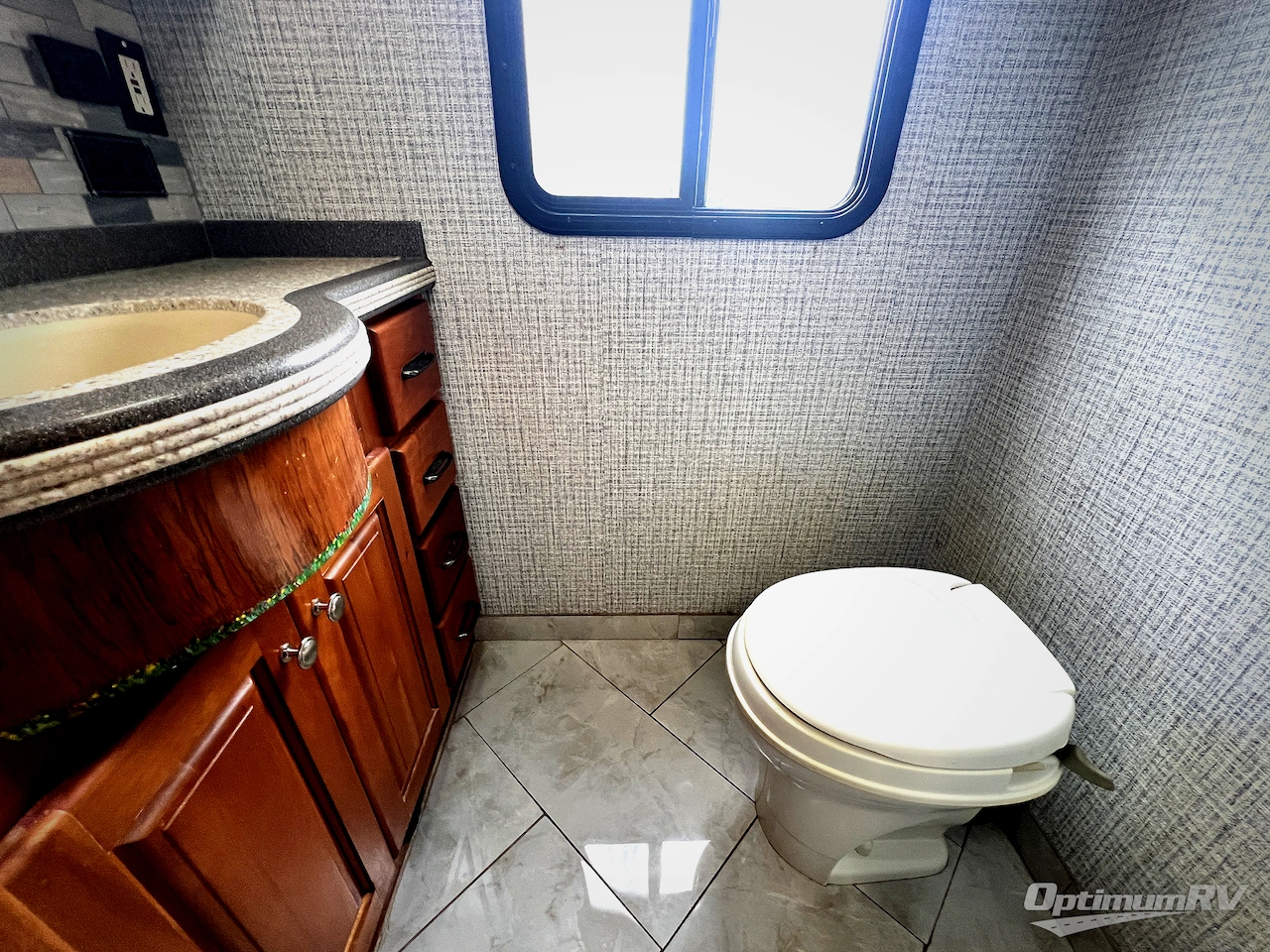 2005 Tiffin Zephyr 45QDZ Photo 24