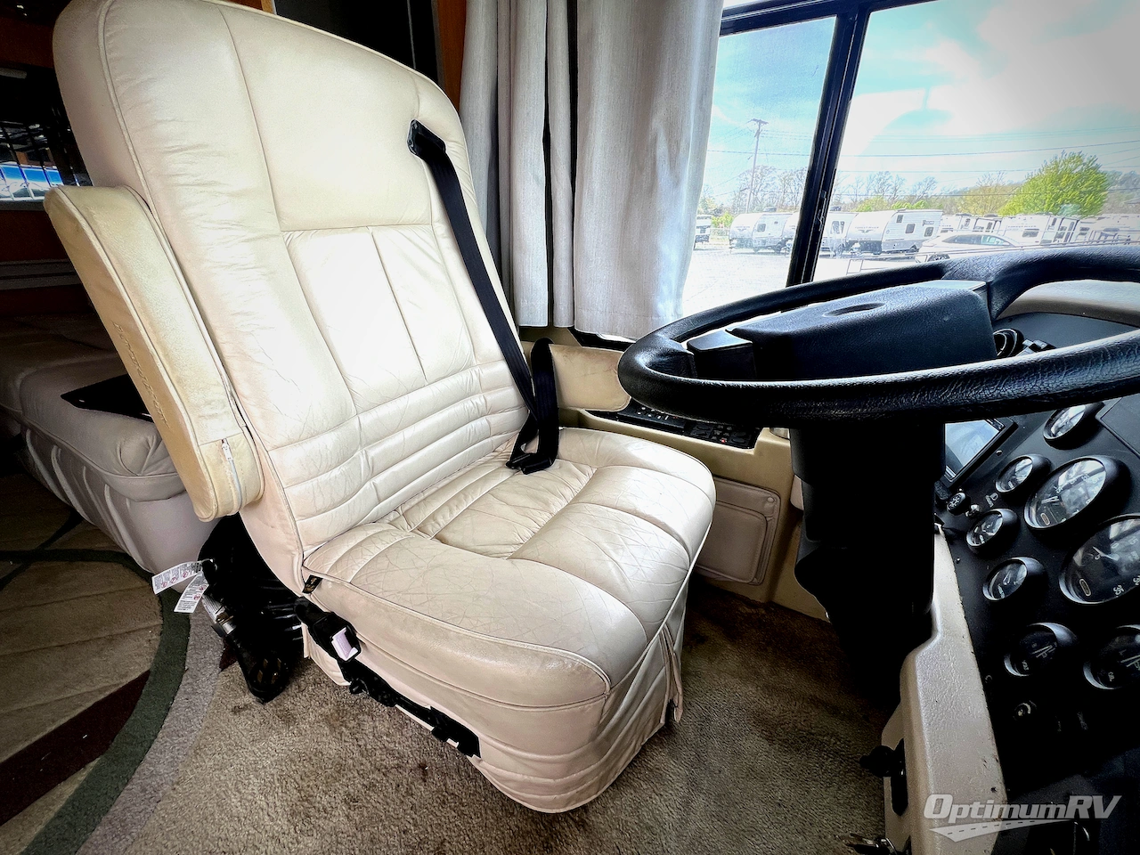 2002 Airstream Land Yacht XL XL Photo 6