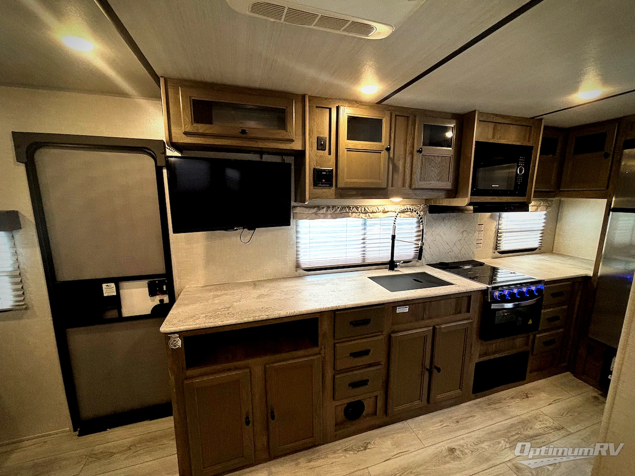 2022 Forest River Surveyor Legend 203RKLE Photo 9