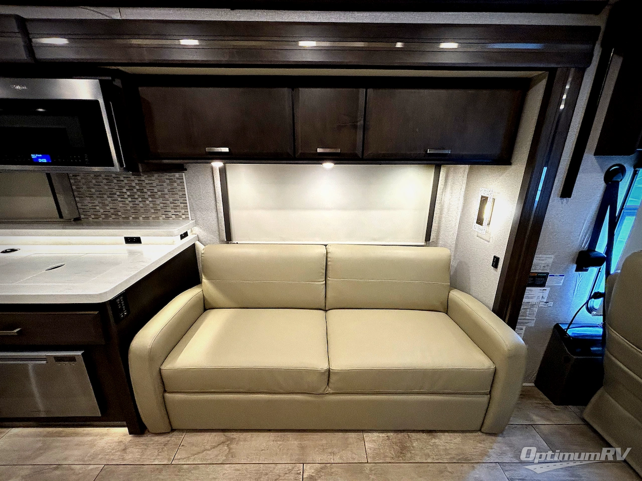 2023 Thor Venetian B42 Photo 12