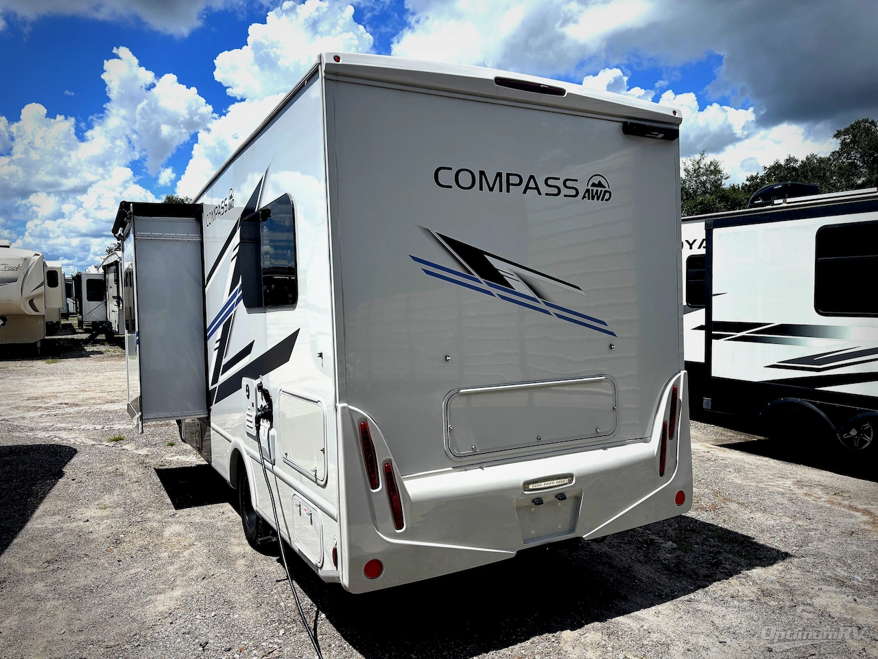 2026 Thor Compass AWD 24KB Photo 3