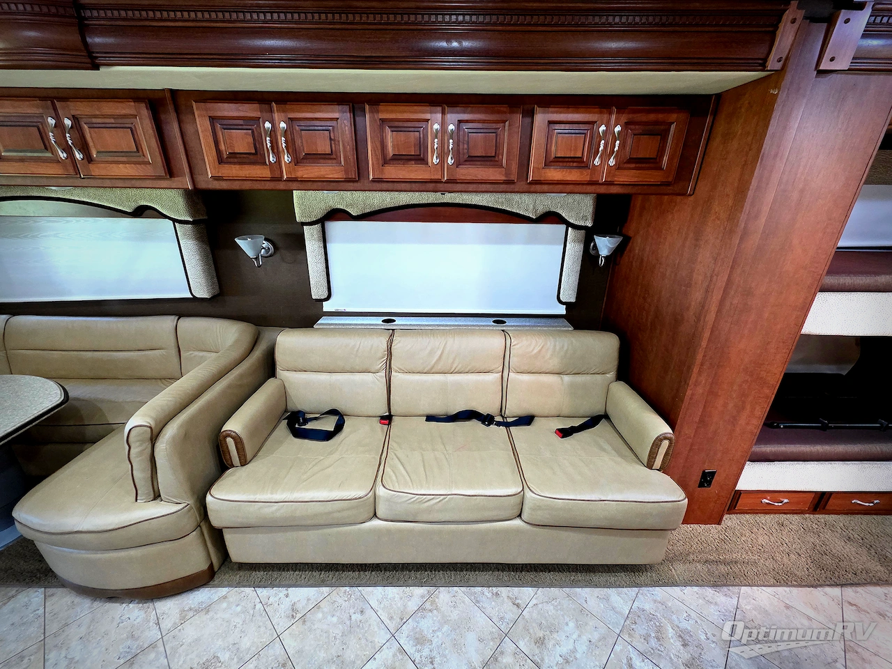 2012 Fleetwood Discovery 40G Photo 10