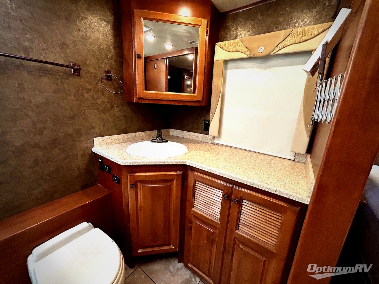2014 Tiffin Allegro 36 LA Photo 18