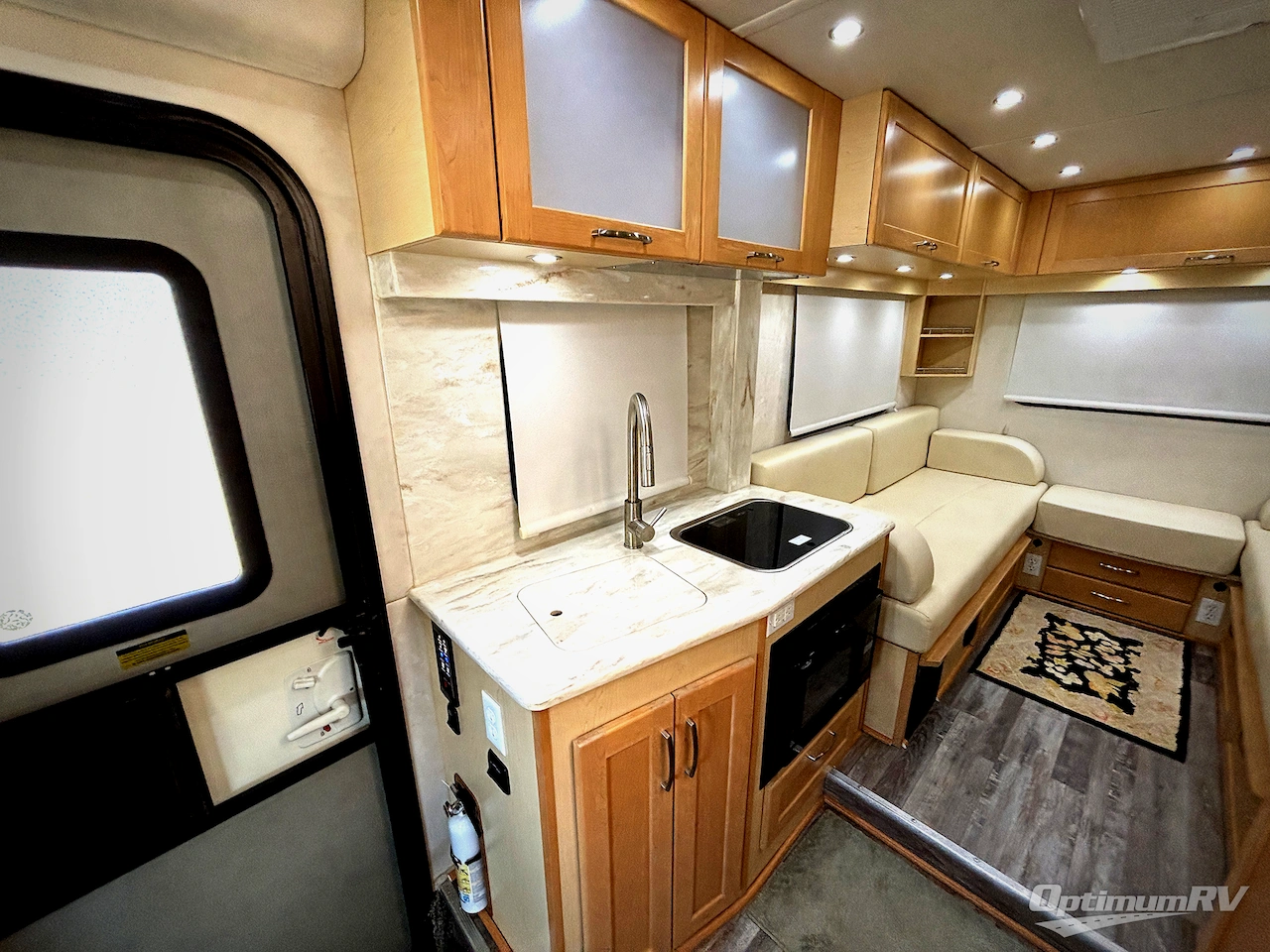 2016 Pleasure-Way Plateau XL Std. Model Photo 10
