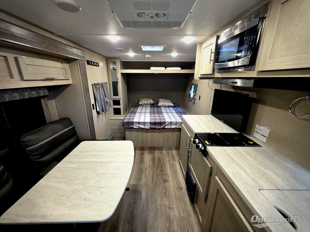 2022 Coachmen Catalina Summit Series 7 184FQS Photo 4