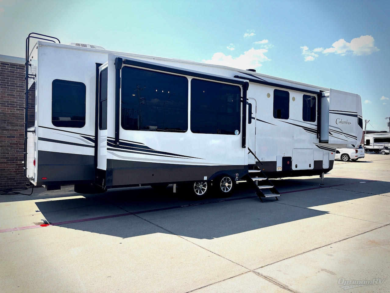 2024 Palomino Columbus 383FB Photo 2