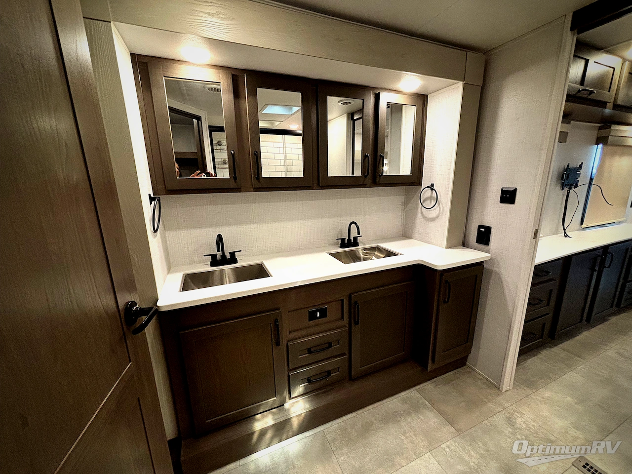 2024 Palomino Columbus 383FB Photo 14