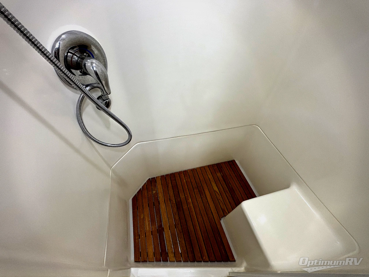 2018 Airstream Flying Cloud 26RB Photo 14