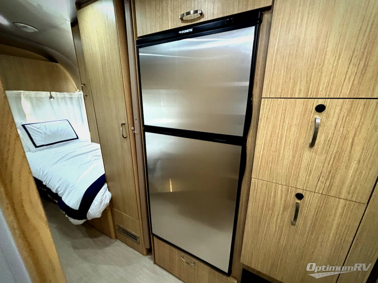 2018 Airstream Flying Cloud 26RB Photo 15