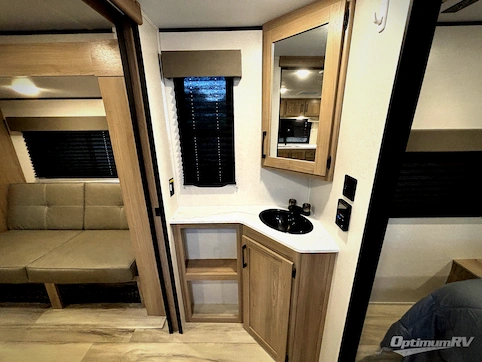 2025 Keystone Coleman Light 21RX RV Photo 4