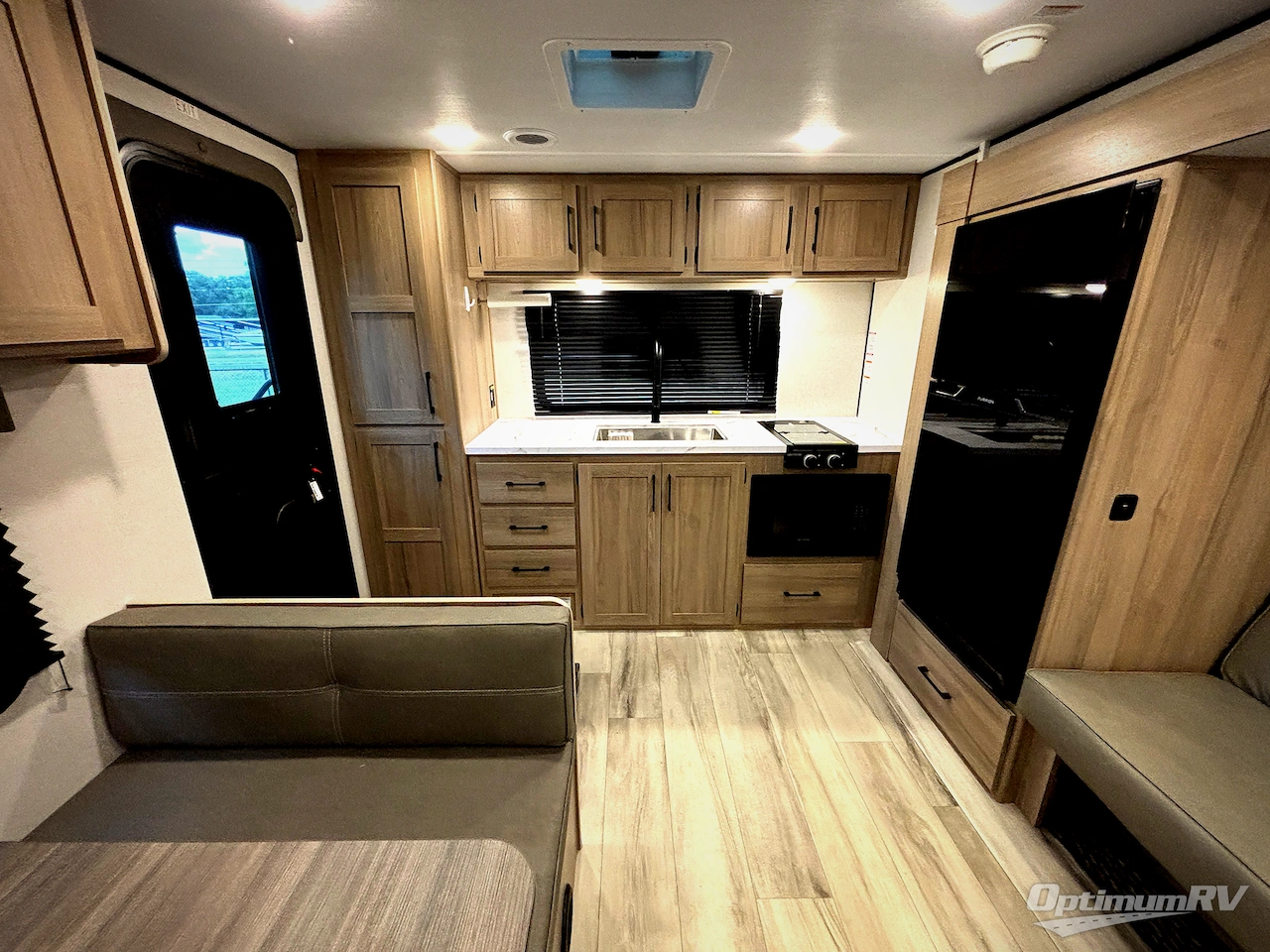 2025 Keystone Coleman Light 21RX Photo 4