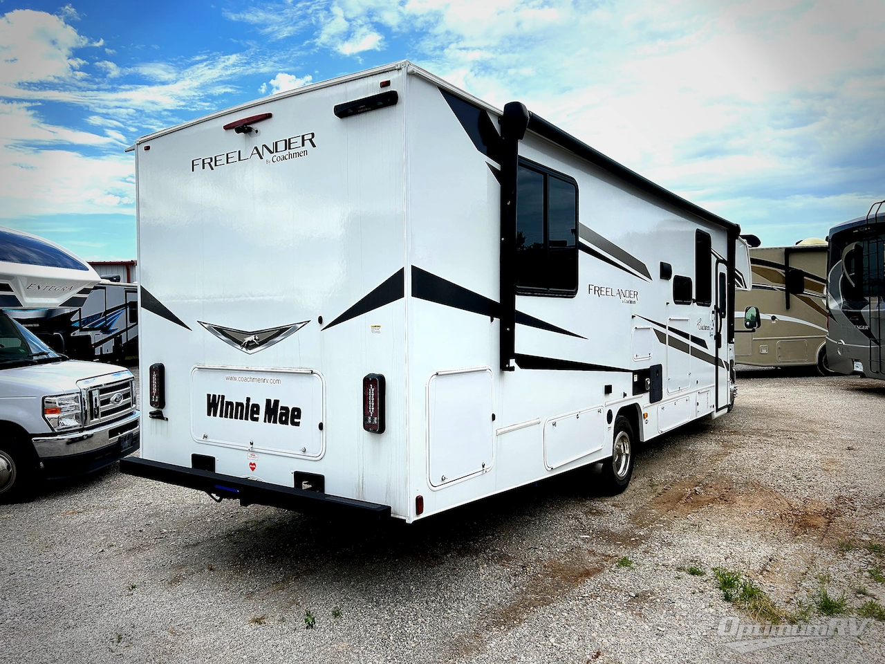 2024 Coachmen Freelander 31MB Photo 2