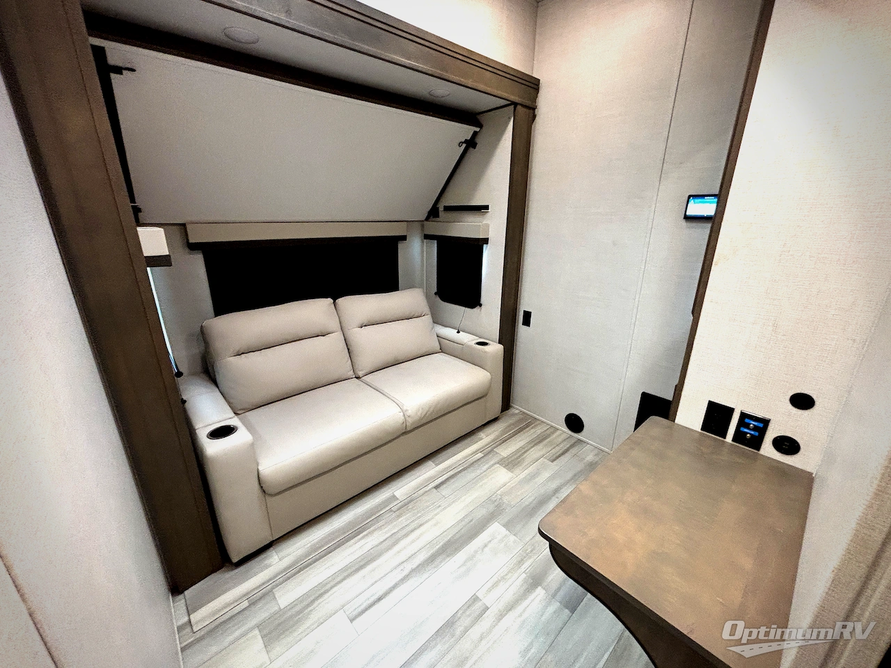 2023 Grand Design Solitude 378MBS Photo 15
