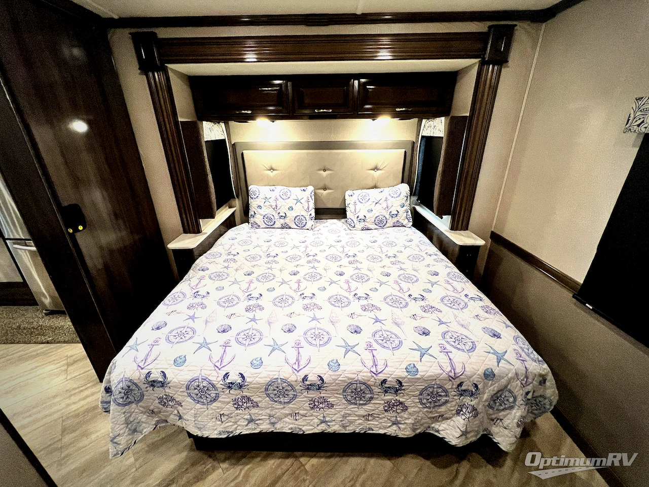 2020 Fleetwood Bounder 35P Photo 21